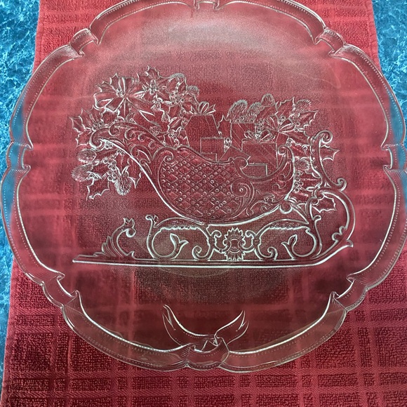 Elegant Clear Glass Platter - Picture 1 of 5